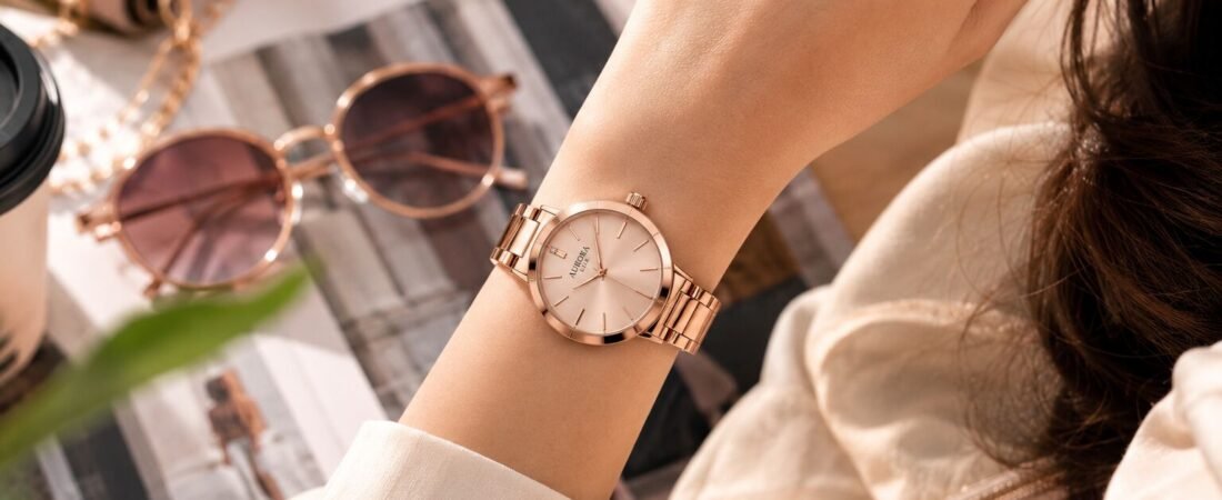 Jam Tangan Wanita Rose Gold: Pilihan Warna yang Tidak Pernah Ketinggalan Mode