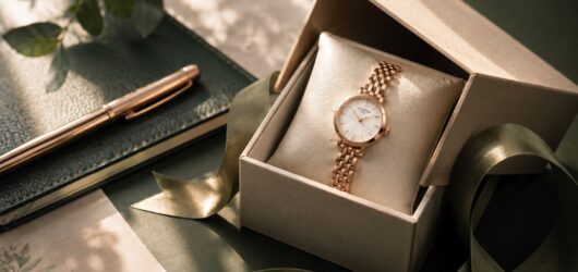 Jam Tangan Hadiah Perpisahan Kantor: 8 Pilihan yang Tidak Terkesan Asal